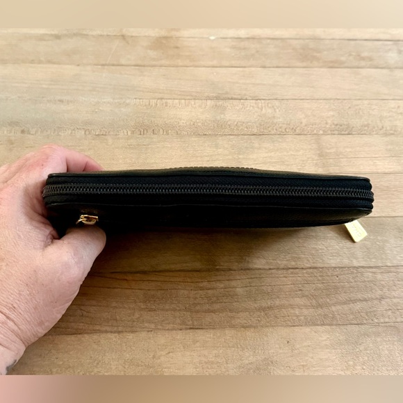 CHANEL CC Black Caviar Lambskin Leather Zip Around Wallet - Picture 5 of 15